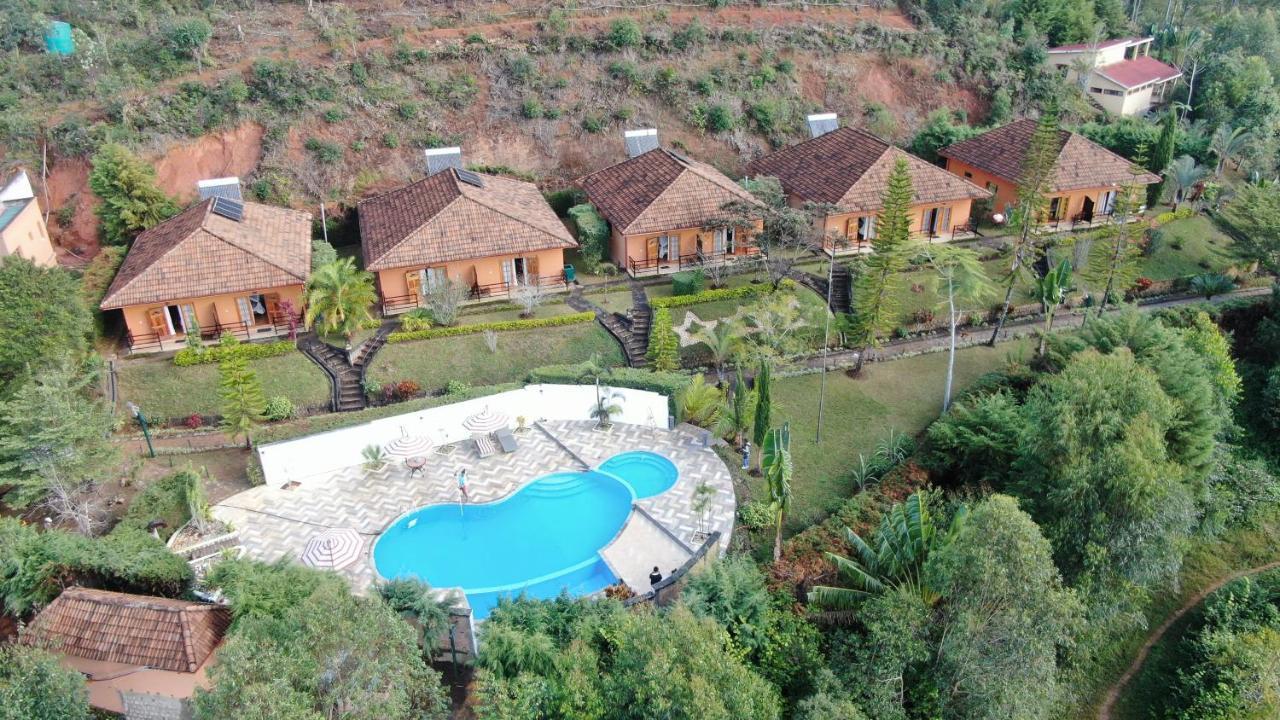 Andasibe Cyperus Hotel Moramanga Bagian luar foto